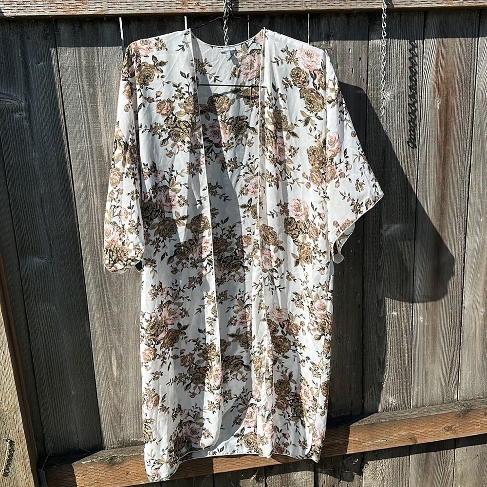 CHARLOTTE Russe Floral Kimono- Women’s Size Medium - Picture 7 of 7